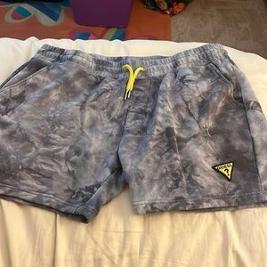 Guess shorts Size L